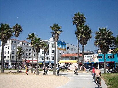 How to get to Venice Boardwalk with public transit - About the place