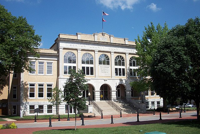 Image: Benton County Courthouse, Bentonville, Arkansas