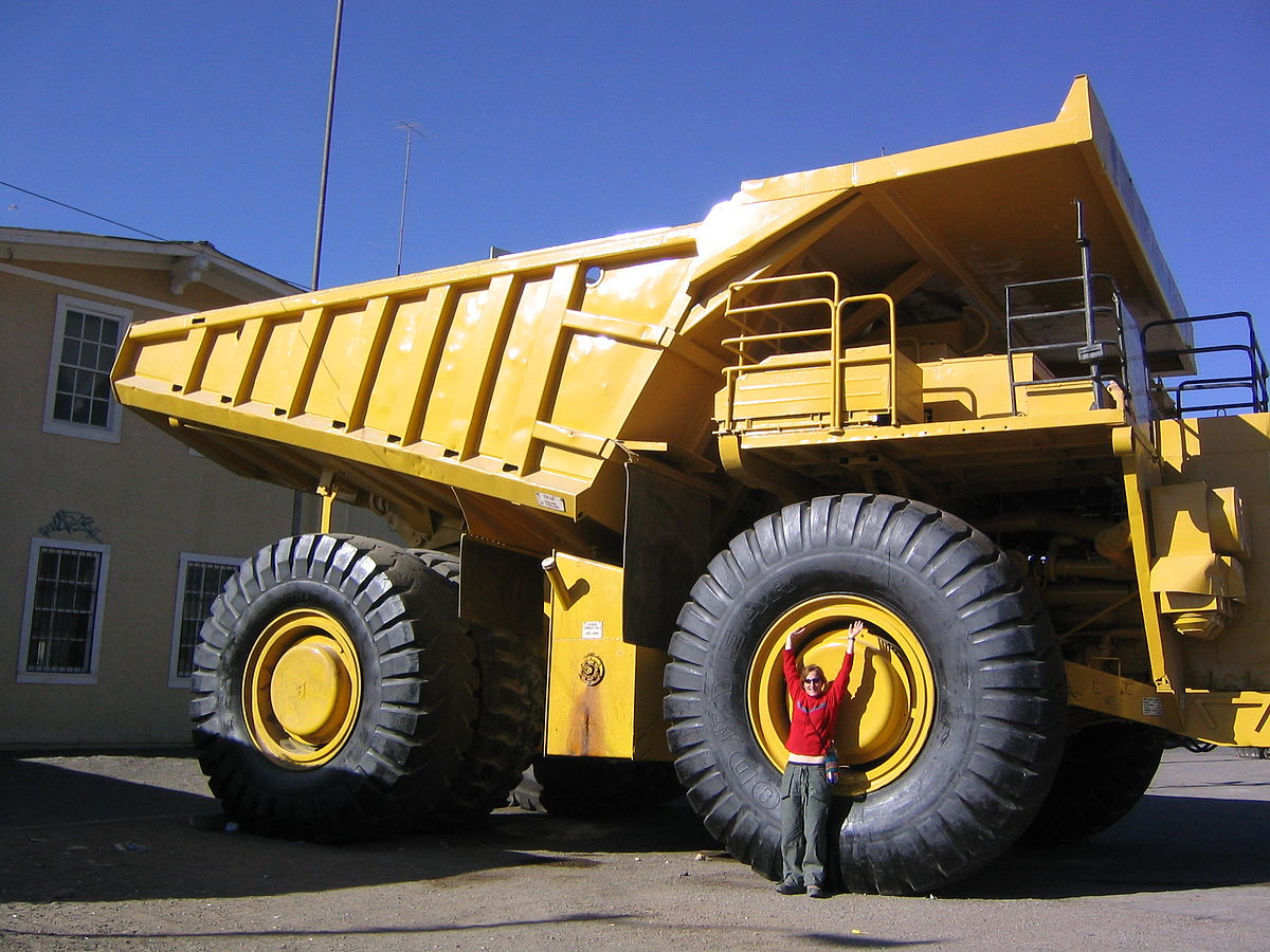 File:Big South American dump truck.jpg - Wikimedia Commons