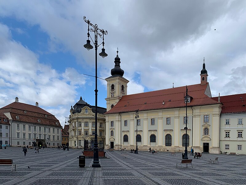 File:Biserica Iezuiților din Sibiu - Jesuit Church of Sibiu (MAR 2023) exterior - IMG 01.jpg