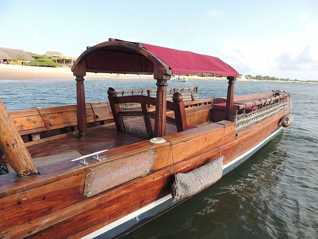 640px-Boat_Limousine_in_Lamu_Island_Kenya.jpg (640×480)