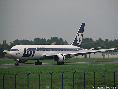 Chuyến_bay_16_của_LOT_Polish_Airlines