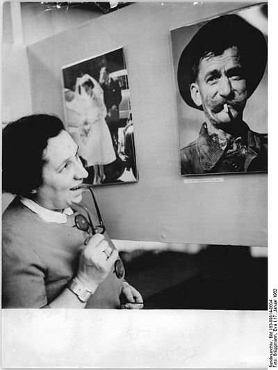 Bundesarchiv Bild 183-89814-0004, Berlin, tschechische Fotoausstellung.jpg