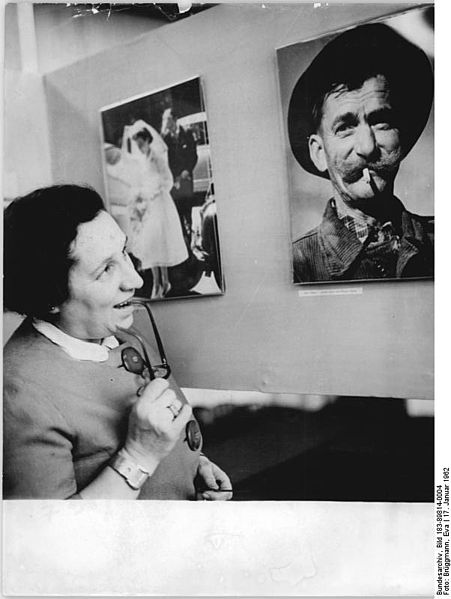 File:Bundesarchiv Bild 183-89814-0004, Berlin, tschechische Fotoausstellung.jpg