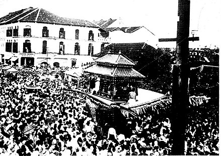 Thousands flocked into the streets of Kota Bharu to witness the Burung Petala Procession in 1933.