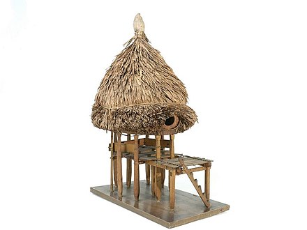 Model of a traditional beehive house from Enggano, Tropenmuseum, c. 1900 COLLECTIE TROPENMUSEUM Model van een huis type bijenkorf TMnr 15-930a.jpg