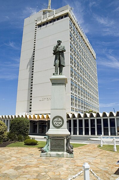 File:CY OConnor Statue Fremantle.jpg