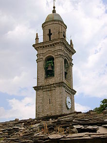 Scorcio del campanile della chiesa di San Bernardo a Cabanne