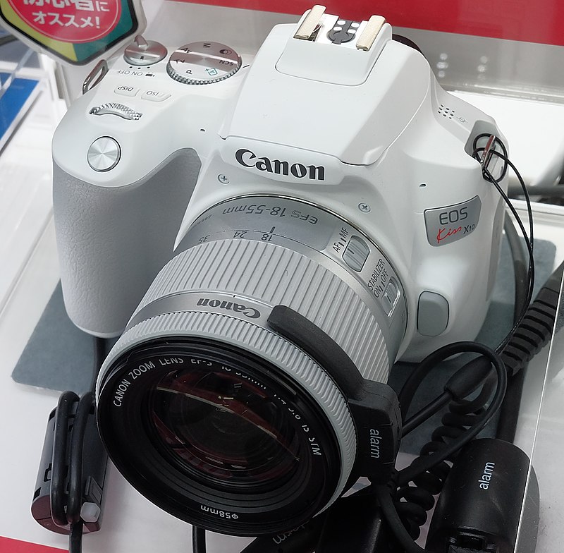 カメラ デジタルカメラ File:Canon EOS Kiss X10 11 May 2019b.jpg - Wikimedia Commons