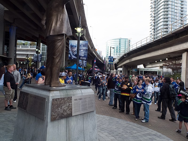 File:Canucks-game5-2012-rogers-arena-20120422-10 (6976879568).jpg