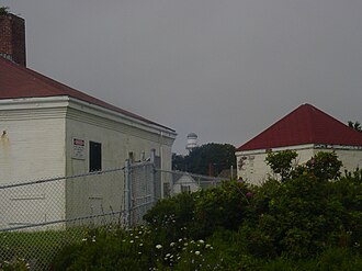 The western tower, as well as the whistle house of the eastern tower Cape Elizabeth Lights with whistle house.JPG