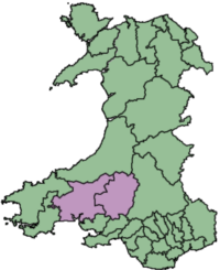 Map o Gaerfyrddin a Dinefwr o fewn Cymru