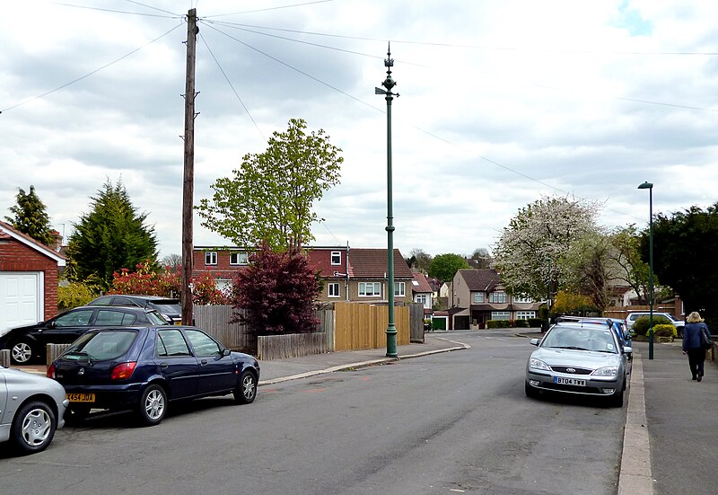 File:Carshalton, Hawthorn Road - geograph.org.uk - 2901724.jpg