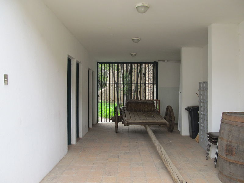 File:Casa del Pilar de Piedra 09.jpg