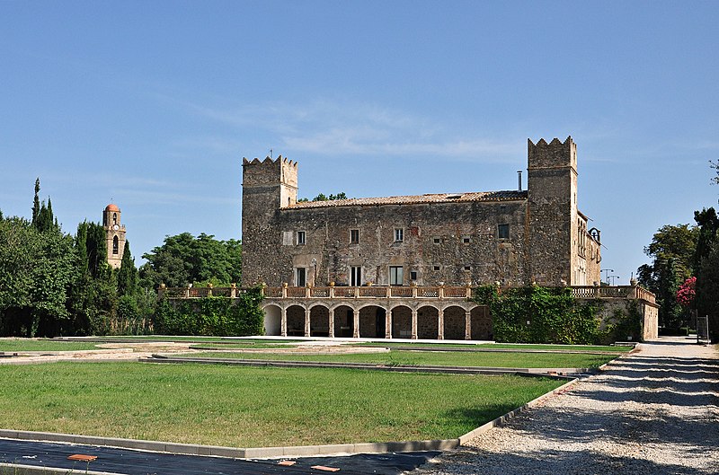 File:Castillo del albergue (2).JPG