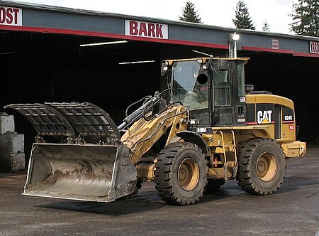 Bruco  caterpillar pala 924G 450px-Cat_924G_in_use