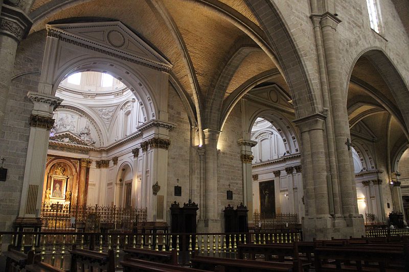 File:Catedral de Valencia interior 04.JPG