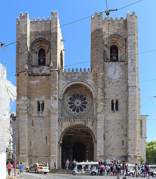 File:Cathédrale Santa Maria Maior Lisbonne 4.jpg