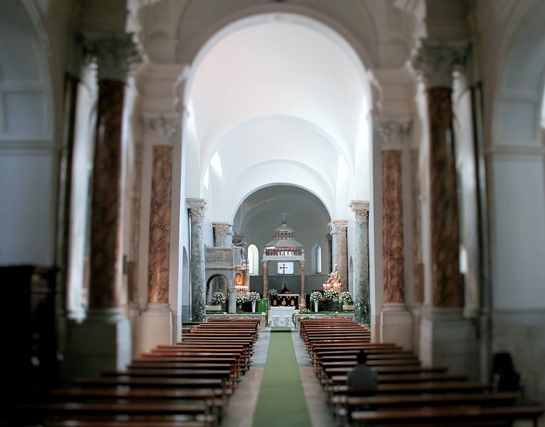 File:Cattedrale di San Sabino 02.JPG