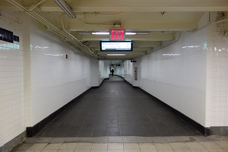 File:Chambers St WTC td 16 - Cortlandt Street passageway.jpg