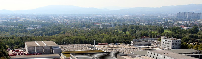 File:Coca-Cola-Fabrik, Favoriten.jpg