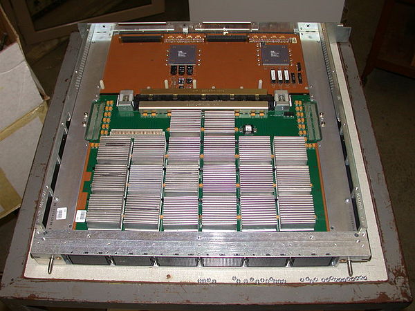 Cray J90 processor module with four scalar/vector processors