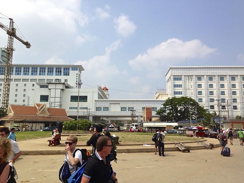 File:Crossing the Cambodian Border at Poipet (12225105613).jpg