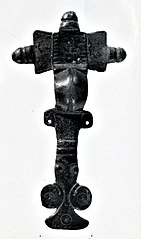 Cruciform brooch