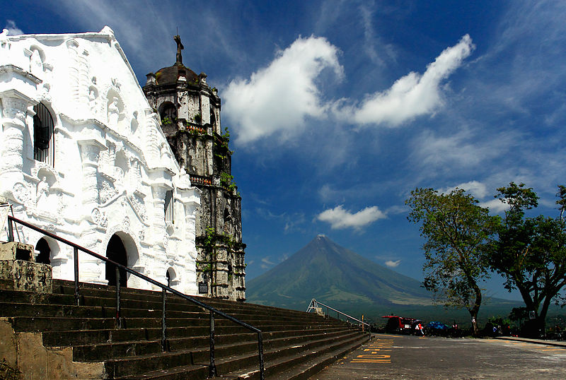 File:Daraga-church on a hill.jpg