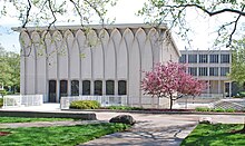 DeRoy Auditorium at Wayne State University, by Minoru Yamasaki DeRoy Auditorium WSU Detroit MI.jpg