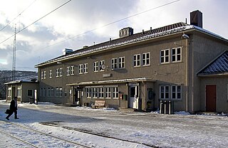 <span class="mw-page-title-main">Dombås Station</span> Railway station in Dovre, Norway