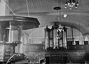 Interieur naar het westen (1925): orgel tegen westwand, preekstoel aan zuidwand