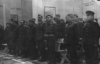 Едвард Кардељ (пети здесна, стоји, први ред) на Другом конгресу УСАОЈ, 1944.