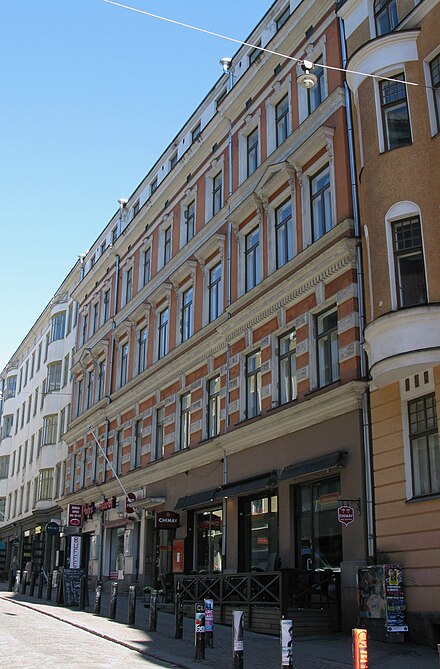 Eerikinkatu 14. Typical view in eastern Kamppi