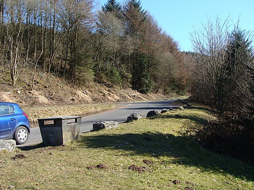 Entrance to lay-by, Llwyn-onn reservoir - geograph.org.uk - 1744423