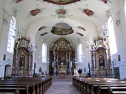 Deutsch: Innenansicht Français : Vue intérieure de la nef vers le choeur