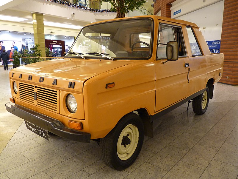 File:FSR Tarpan 237S during „XXX lat motoryzacji PRL” exhibition at Bonarka City Center in Kraków.JPG