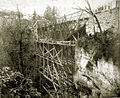 Bau der Fluhbrücke Egg mit Holzlehrgerüst aus 200 Tannen, 1889
