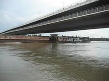 Archivo: Freight-ship-danube-320x240.ogv