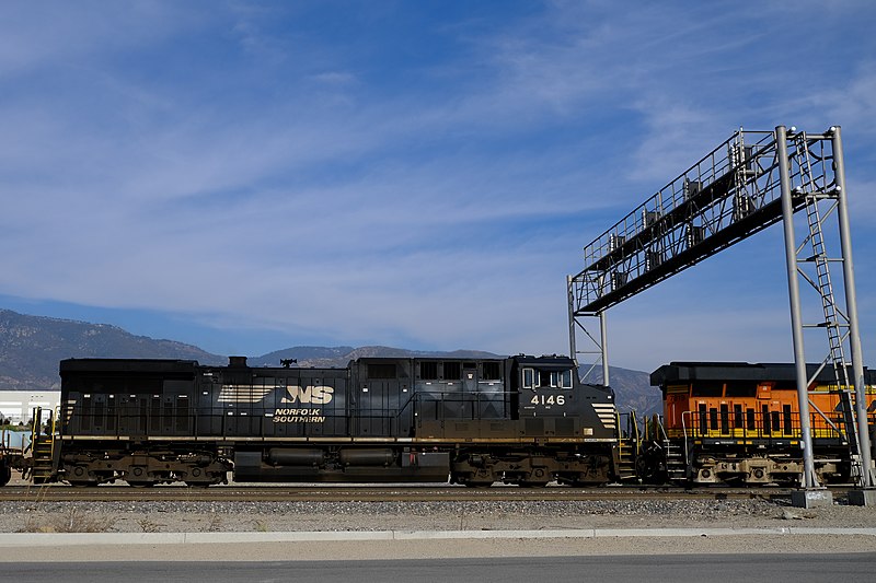 File:Freight Graffiti Benching in SoCal (01-03-2021) (50798083197).jpg