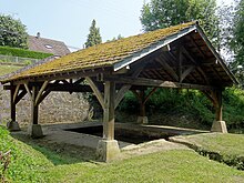 Fichier:Fresnoy-la-Rivière_(60),_lavoir,_rue_de_l'Automne_3.jpg