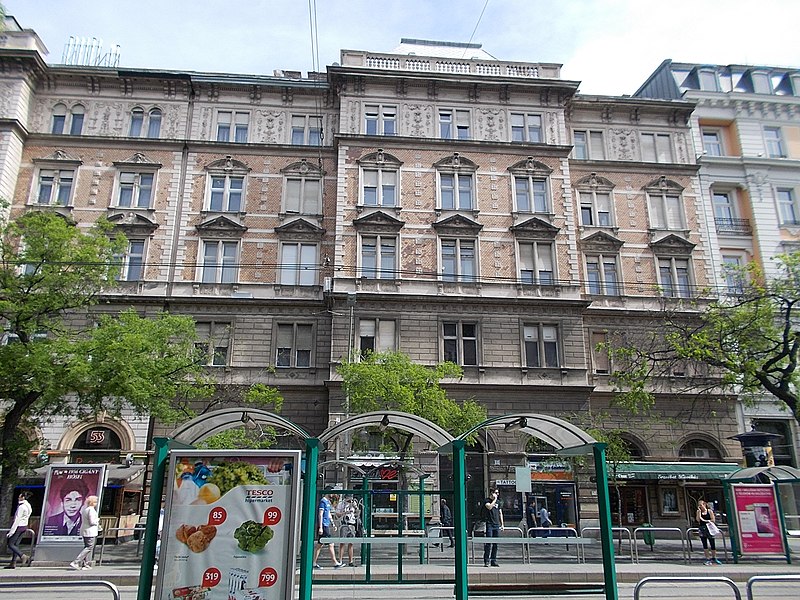 File:Freund-Basch house (1898). Facade. - 51-53 Erzsébet Boulevard, Budapest.JPG