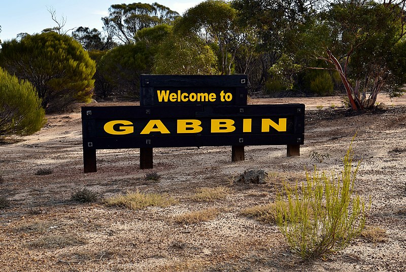 File:Gabbin welcome sign, 2018 (01).jpg
