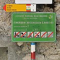 wikimedia_commons=File:Guidepost in Via Gianfilippo Usellini (Arcumeggia).jpg