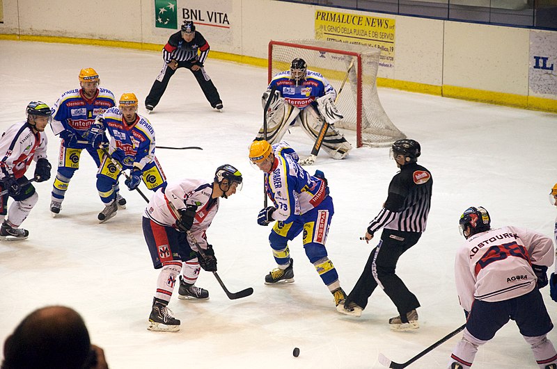 File:HC Eppan-Appiano - Hockey Milano Rossoblu - Contesa.jpg