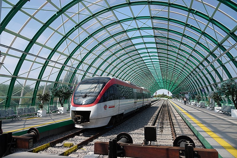 File:Halta Aeroport Henri Coandă T1, Otopeni.06.jpg