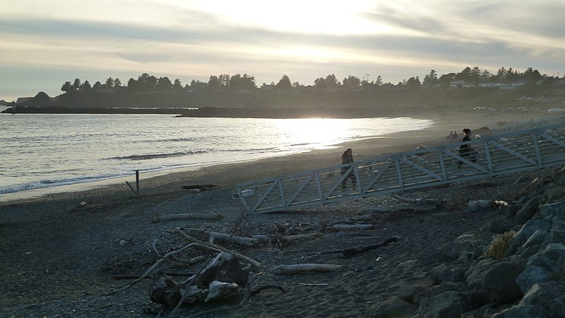 File:Harbor, Oregon, beach.jpg