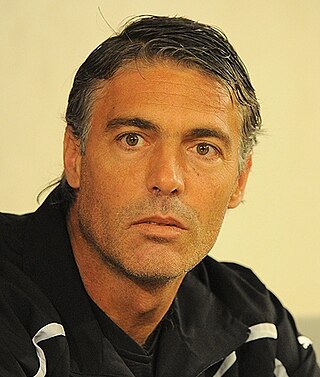 <span class="mw-page-title-main">Makis Chavos</span> Greek football manager and former player