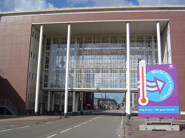 Koninklijke Hoogovens headquarters in Velsen by WM Dudok