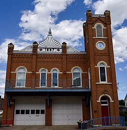 Hope Fire Company Engine House (تولدو ، آیووا) .jpg